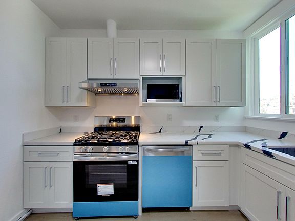 5th image of 425 Steiner St #3