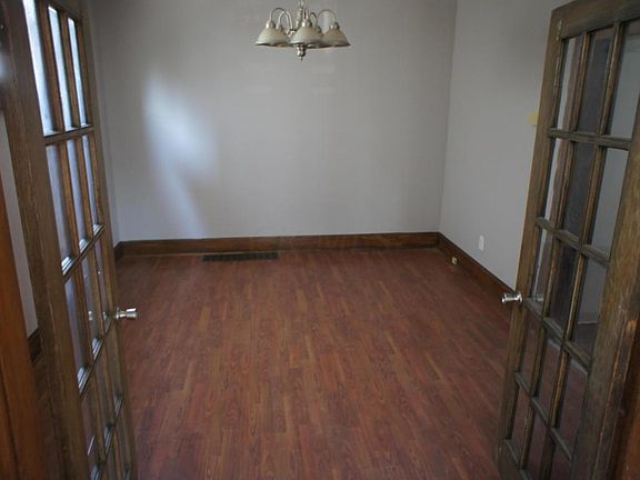 3rd image of 270 E Welch Ave