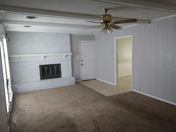 4th image of 2600 W Yorkshire Dr