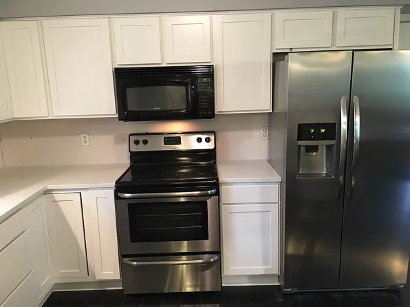 19 Beach Blvd, Kimberling City, MO 65686