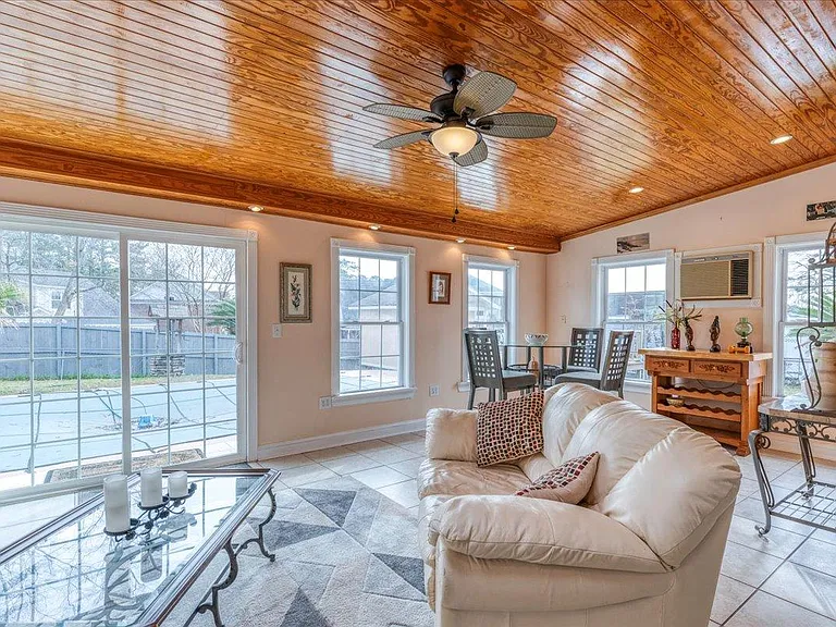 109 Swan Dr — Photo 14