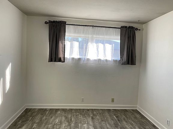 2nd image of 646 N Constitution Ave