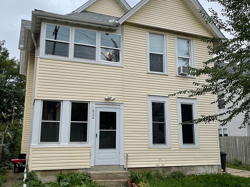 1st image of 824-18 3rd St NE #1
