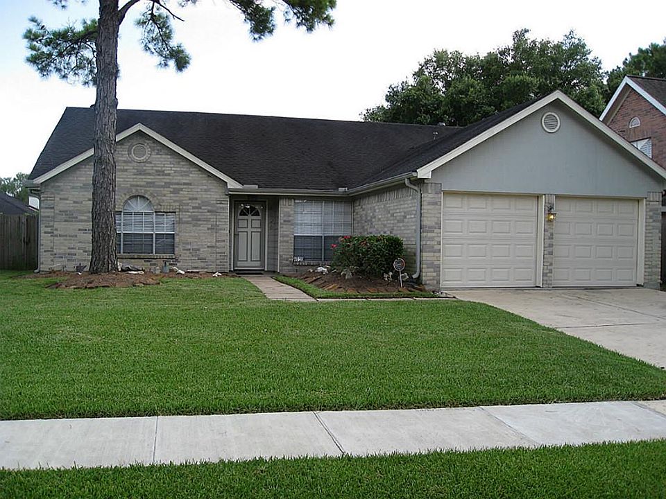 1st image of 4026 Bentley Dr