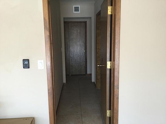 3rd image of 2485 Jamaica Blvd S