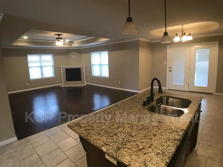 6105 Red Cedar Cir — Photo 5
