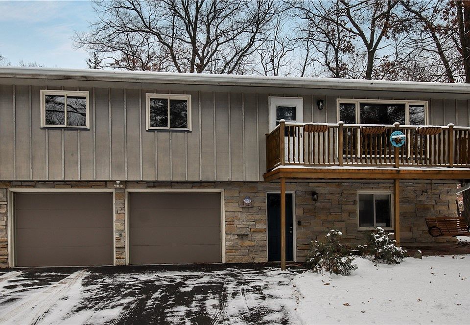 1st image of 906 3rd Street