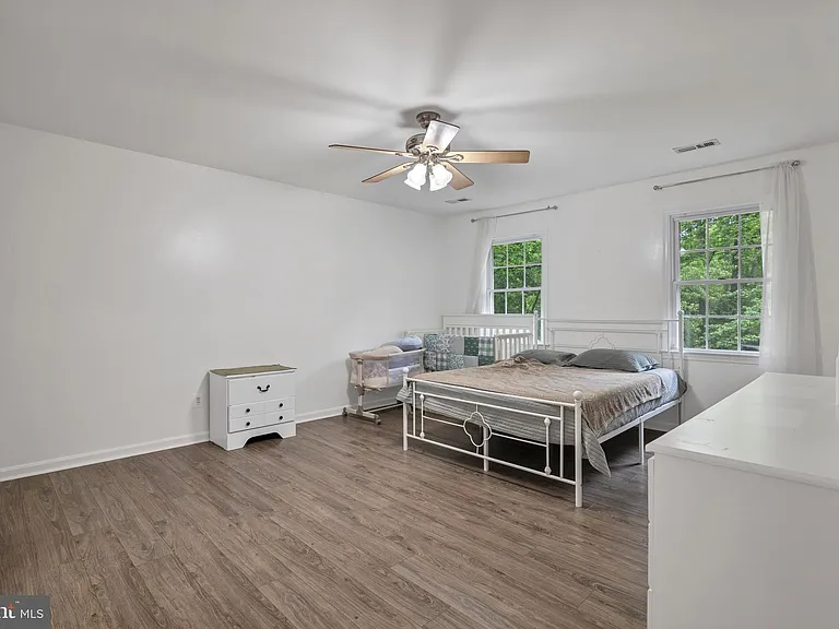 583 Norwich Dr — Photo 19