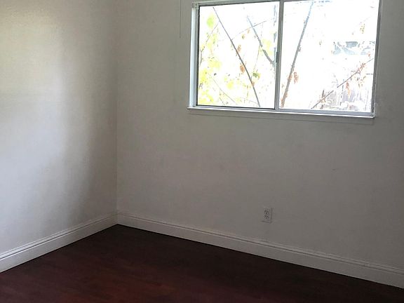 5th image of 884 Del Monte Ct