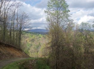 920 Little Windfall Rd, Lansing, NC 28643