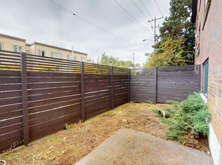 15) 7400 5th, Seattle, WA 98115