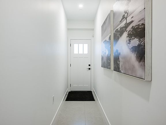 5th image of 4829 48th Ave #3