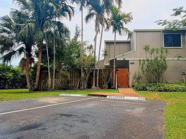 734 NW 132nd Terrace, Plantation, FL 33325