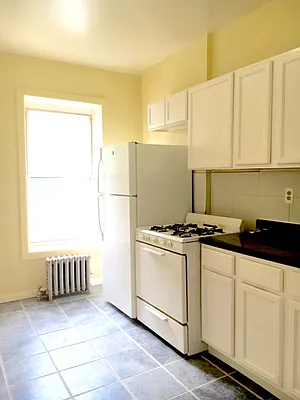 Rented by Flateau Realty | media 9