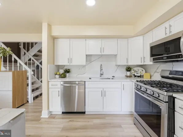 5227 Pleasure Cove Ct, Alexandria, VA 22315