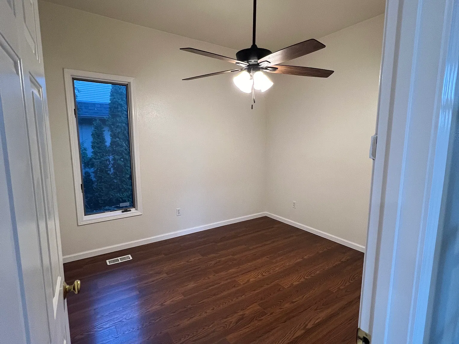 2 bed, 865 sqft, $1,995 — Photo 4