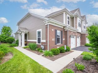 1N748 Redbud Ln, West Chicago, IL 60190