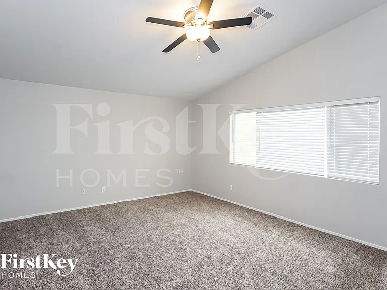 985 Blue Lantern Dr — Photo 7