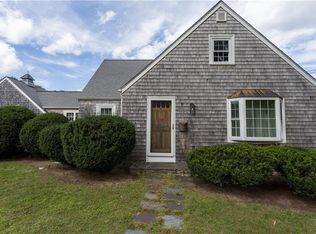 499 Squantum Dr, Warwick, RI 02888