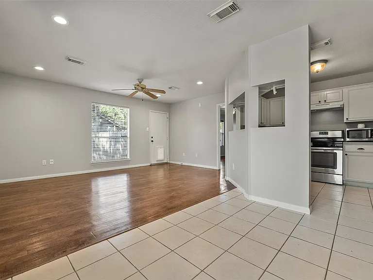 18103 Gravenhurst Ln — Photo 20