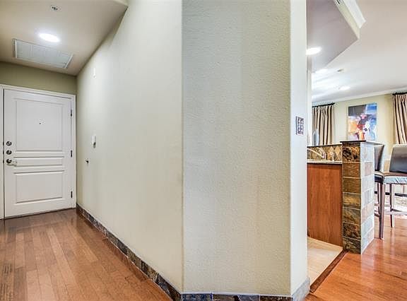 5th image of 330 Las Colinas Blvd #810
