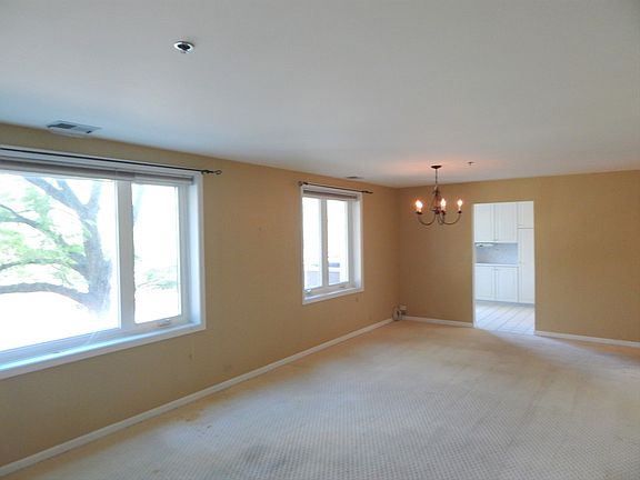 5th image of 6401 Lincoln Ave Unit 205