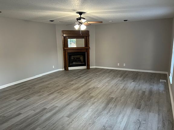 2nd image of 1741 Baltimore Dr APT D