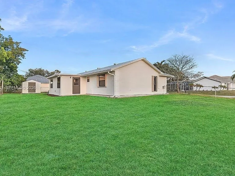 981 SW Bay State Rd — Photo 16