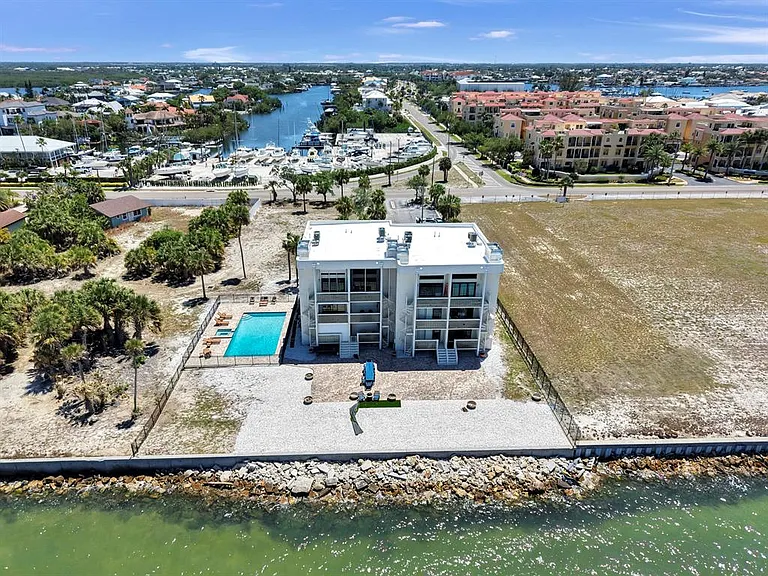 6504 Surfside Blvd #4 — Photo 35