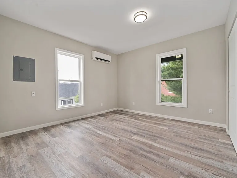 741 Sullivant Ave #C — Photo 2