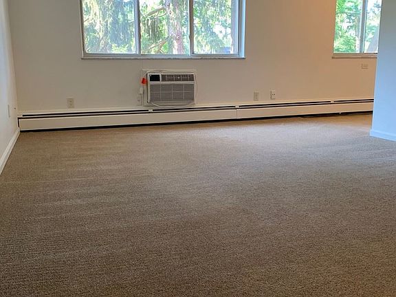 4th image of 2075 Eastern Ave SE APT 10