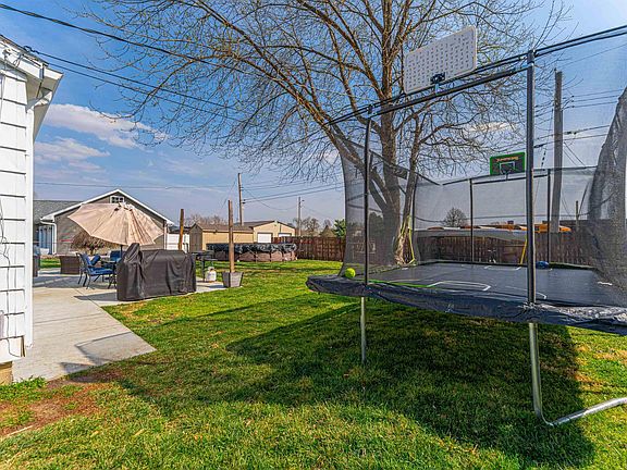 5th image of 323 Nugent Pl