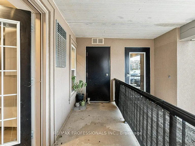 2055 Appleby Line #106 — Photo 26