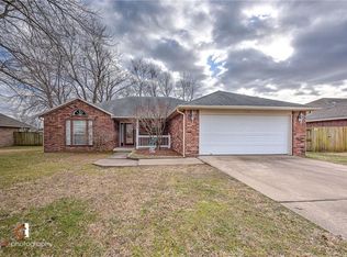 105 Birch St, Centerton, AR 72719