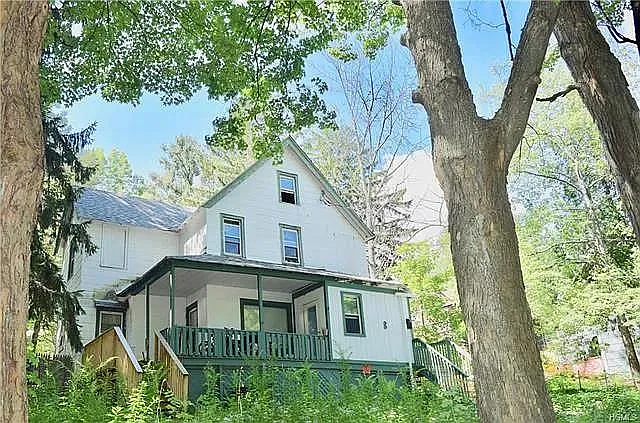 3 bed, $1,650 — Photo 2