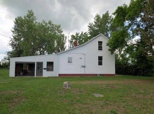 104 3rd St SW, Towner, ND 58788