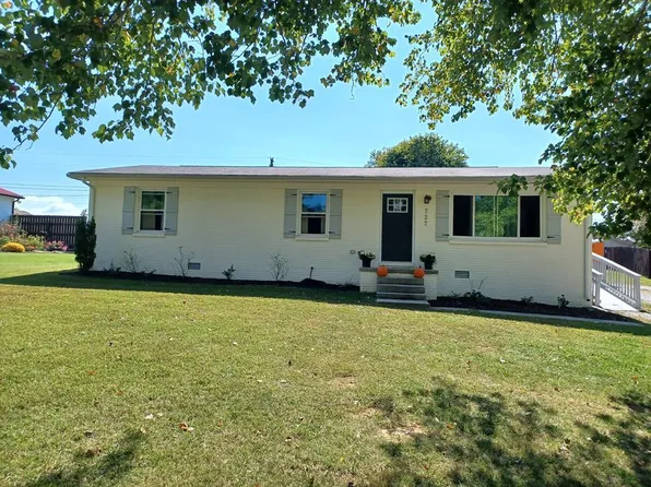 727 Hutcheson Rd, Cookeville, TN 38506