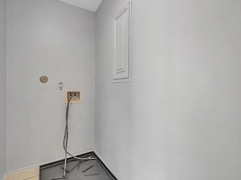 2927 Cypress Island Dr — Photo 16
