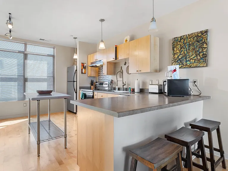 316 Broadway Blvd NE — Photo 7