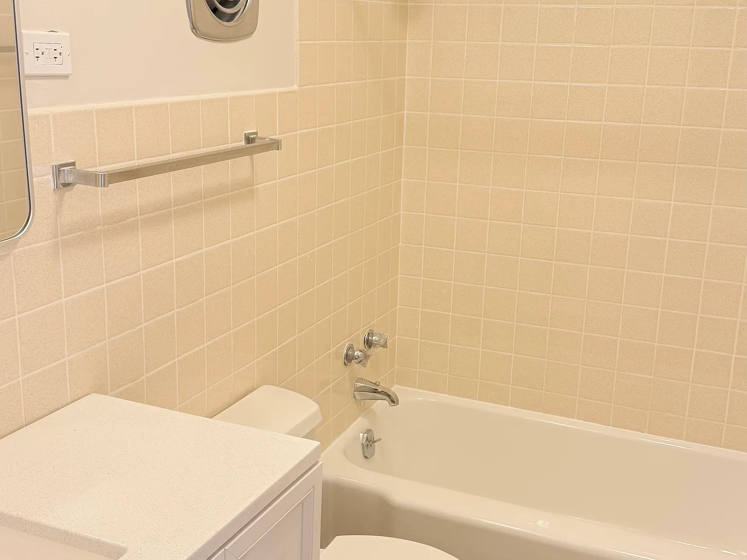 Parkview Apartments — Photo 3