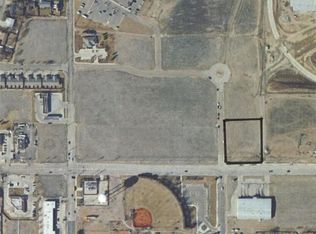 2301 E Mary St, Garden City, KS 67846