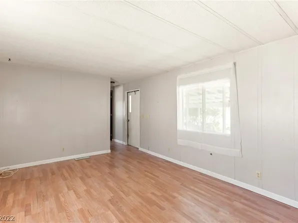 1240 S Comstock Cir W, Pahrump, NV 89048