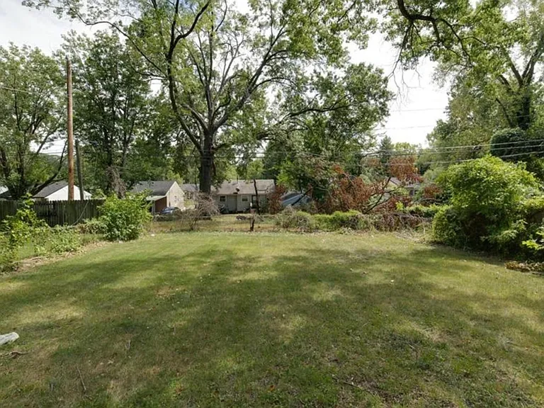 232 Cameron Rd — Photo 21