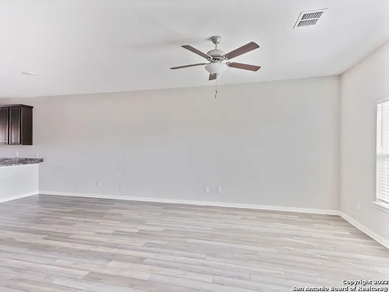 6550 Underwood Way — Photo 8