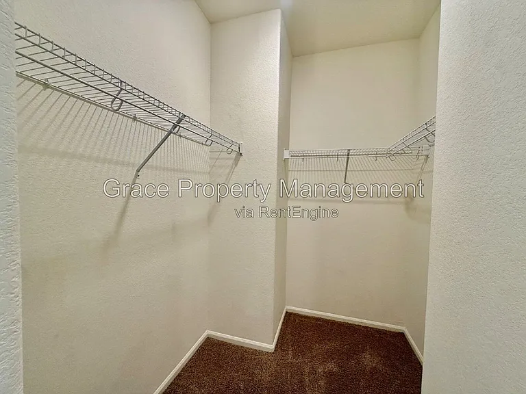 524 Jordan St — Photo 16