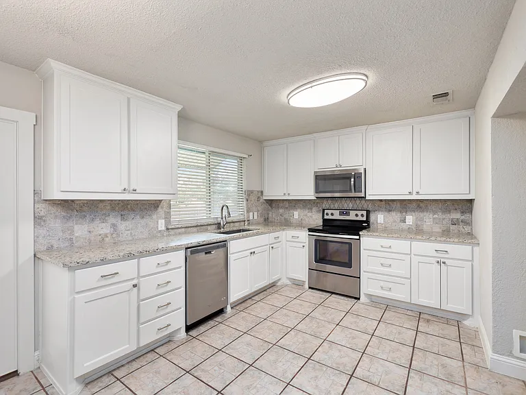 6728 Fair Meadows Dr — Photo 8