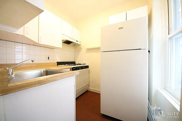 Rented by (Legacy) NY Quality Living Uptown | media 9