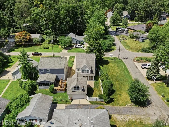 1805 Auburndale Ave, West Bloomfield, MI 48324