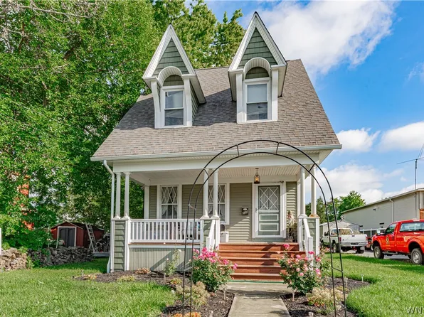 220 Elliot St, Youngstown, NY 14174