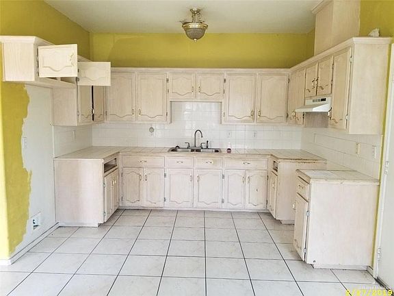 4th image of 1103 Amapola St